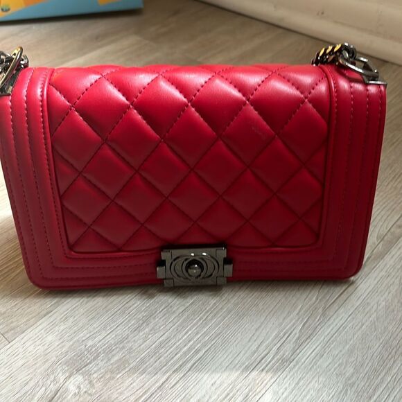 Handbags - Red Padlock Medium Shoulder Bag